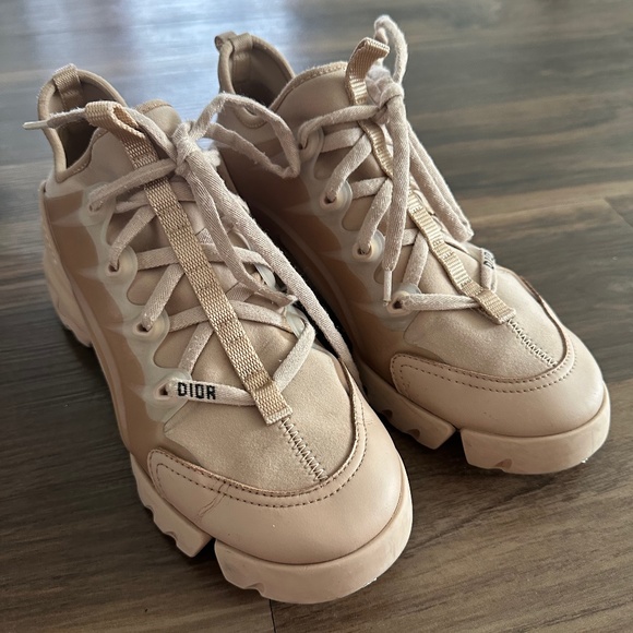 Dior Sneakers - Picture 1 of 4